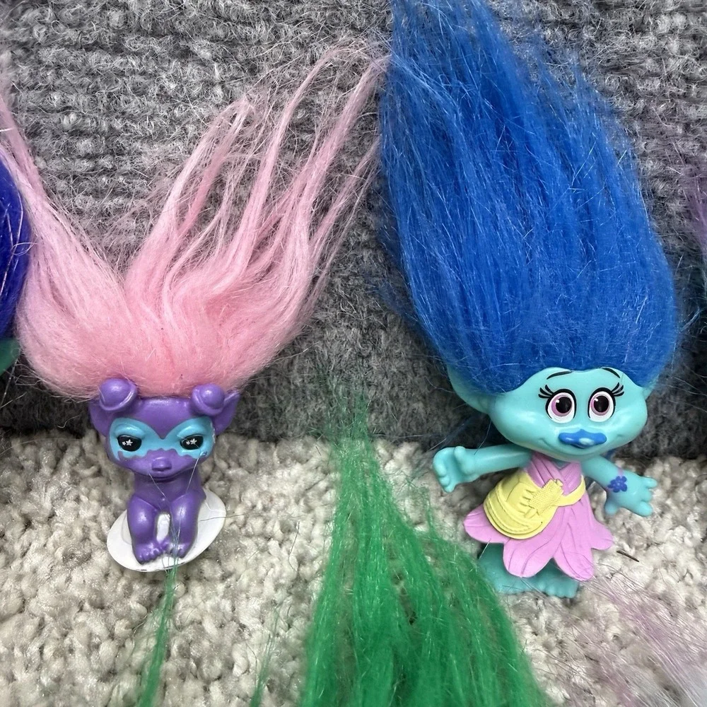 Dreamworks Trolls lot toy figures miniatures frog boy girl and other (READ)